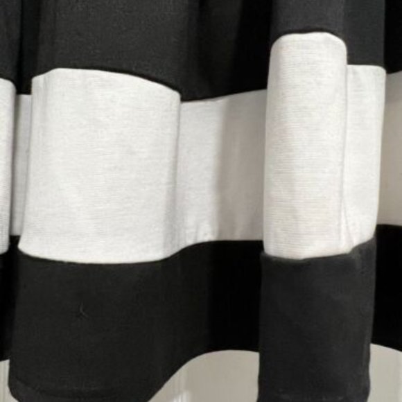 Brand New Valia Black and White Flare Skirt Size Medium - Picture 4 of 6